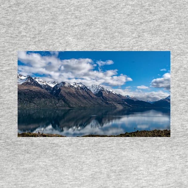 Lake Wakatipu Reflections by charlesk